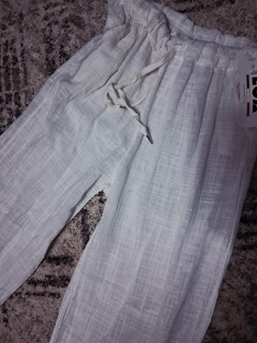 Pantaloni femei in NOI