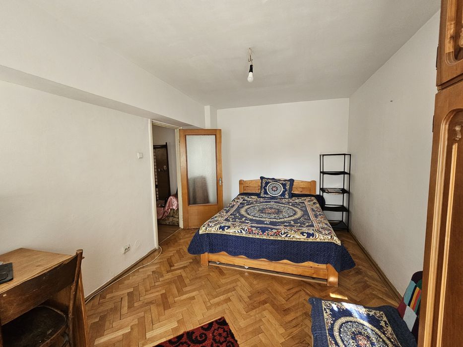 Ofer spre inchiriere apartament 2 camere decomandate parcul Catedralei