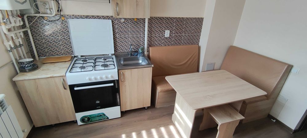 Продаётся 2-x комнатная квартира новостройка. Паркетский базар