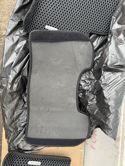 Эва Коврик Мерседес W211