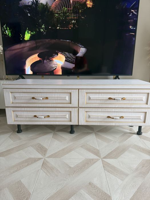 Продам тумбу под телевизор