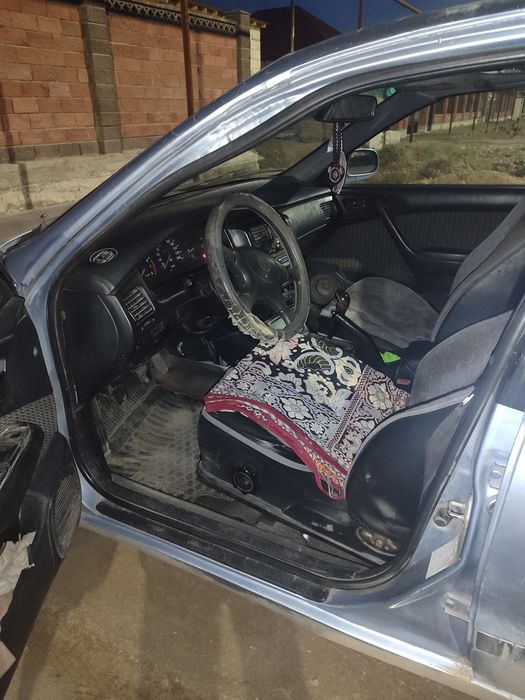 Продам Toyota carina e