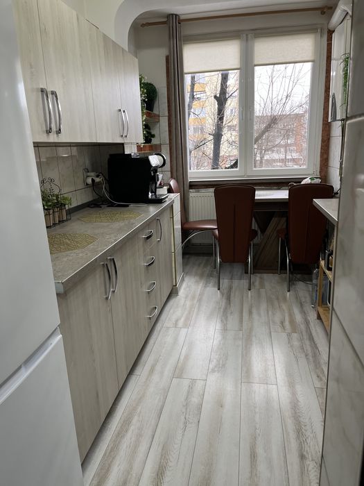 De vanzare apartamnet cu 3 camere!