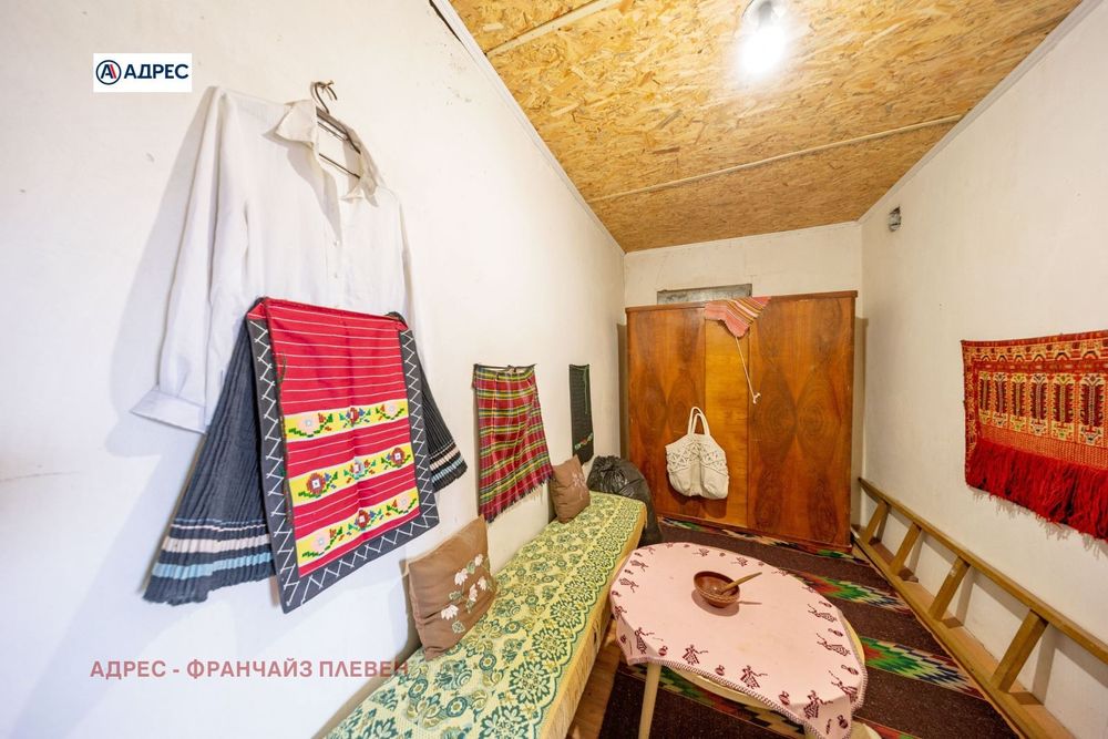 Къща в Ловеч, област-с.Бежаново площ 104 цена 28000