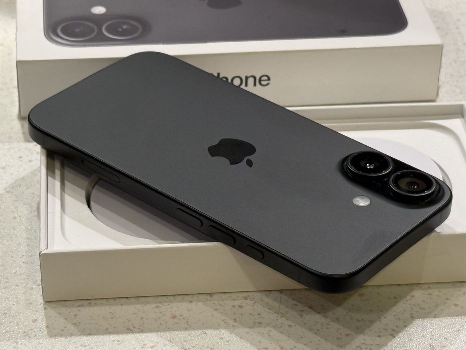 iPhone 16 128GB Black – Перфектен, 95% Батерия, ГАРАНЦИЯ!