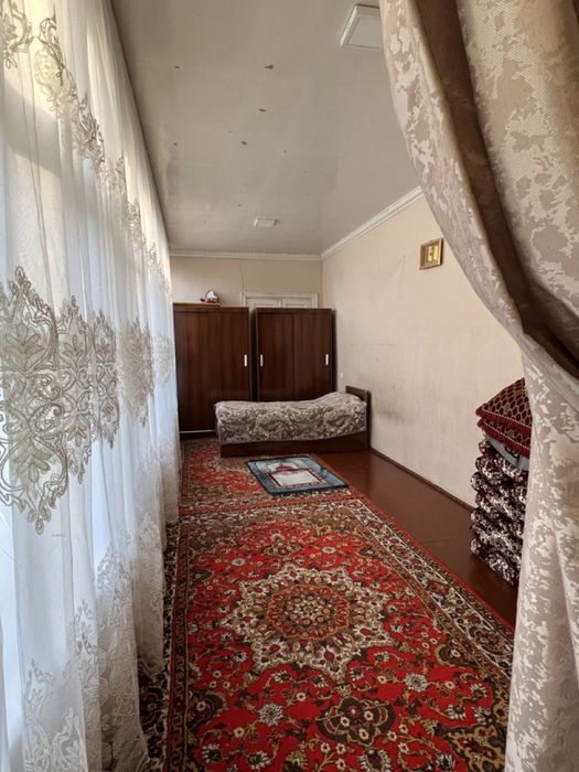 Toshkent shahar,Olmazor tn 2,44 sotix, 8 ta xonasi bor hovli sotiladi