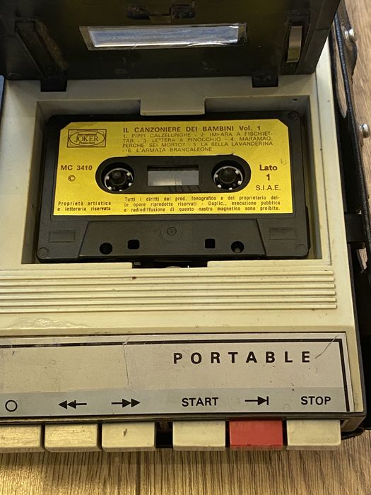 РЕТРО АЗ портативен радиокасетофон TESLA, Чехословакия