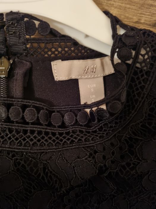 Дантелена рокля HM