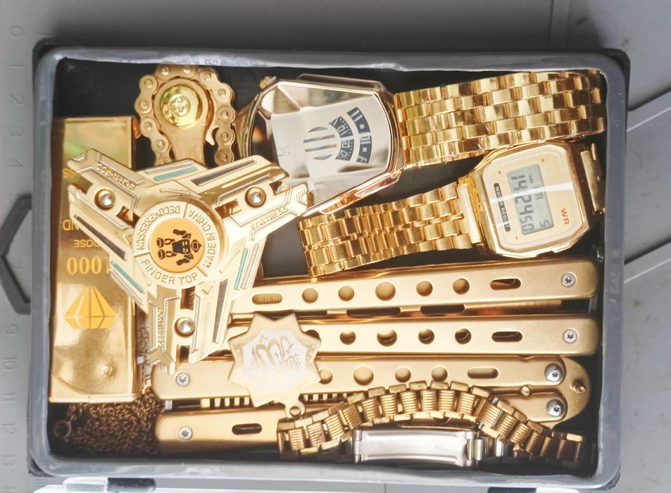 Nokia 6300 Nokia 6700 Novey 8800 Nokia 8800 art gold sotiladi!