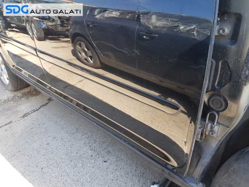 Usa Usi Portiera Portiere Fata Dreapta cu DEFECT VW Touran 2003 - 2007 Cod Culoare LO41