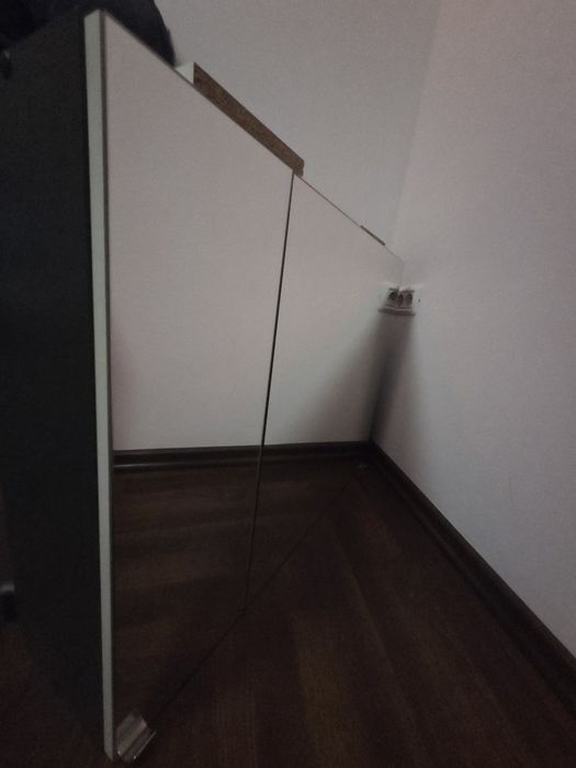 Mobilier baie suspendat modern