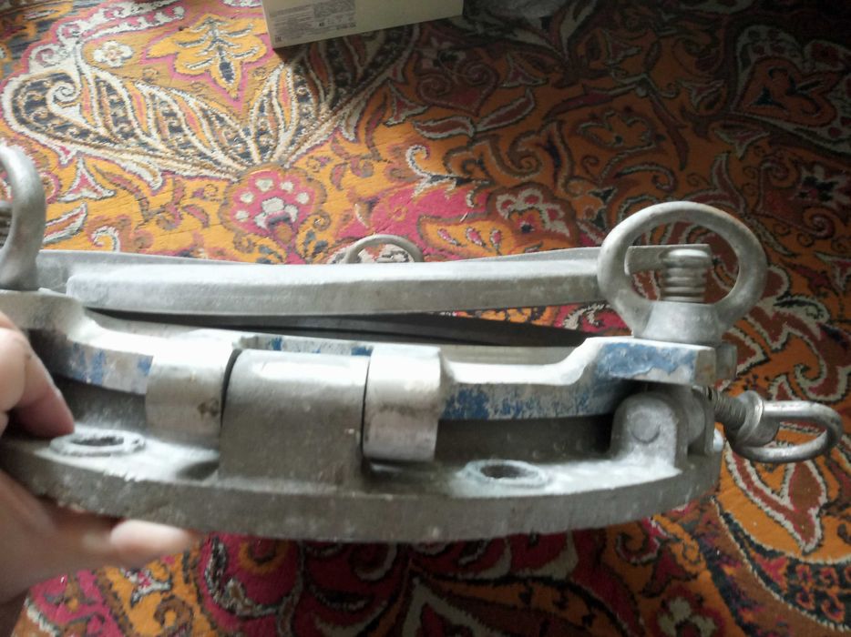 Иллюминатор корабельный