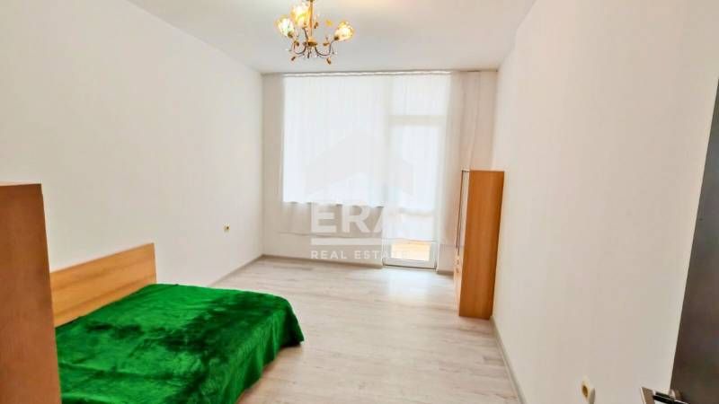 ЕРА ИмотиТе предлага под наем Тристаен тухлен апартамент, в близост Со