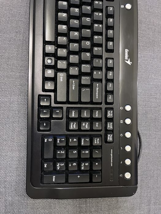 Tastatura cu fir, Genius