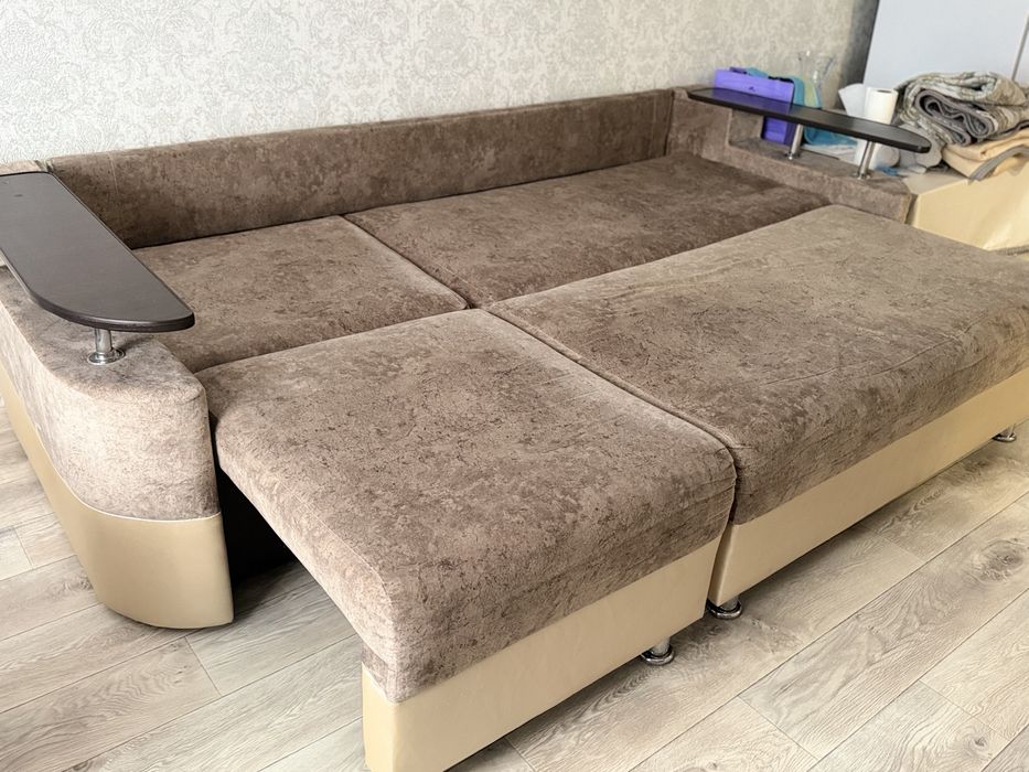Продается удобный и практичный диван