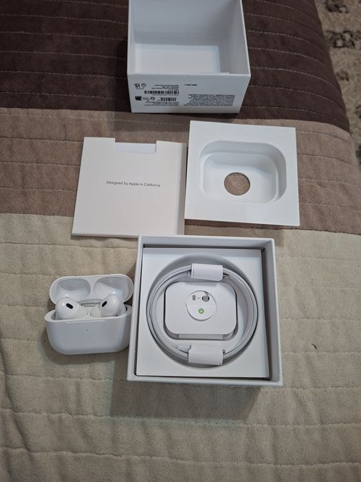 Vand casti AirPodsPro