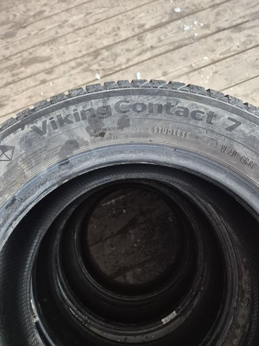 Продам комплект зимних шин Continental