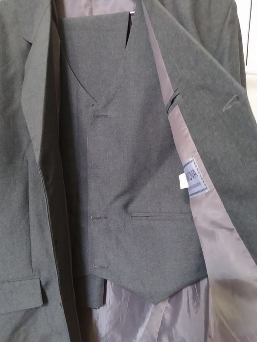 Продам. мужские костюмы