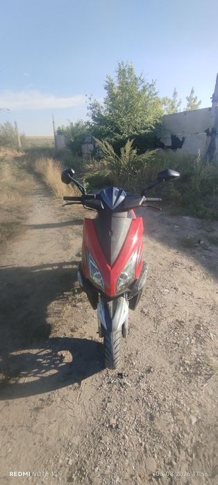 Продам скутер 150 кубов