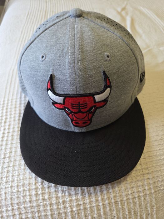 Sapca SnapBack Shadow Panel New Era Chicago Bulls M/L impecabila .