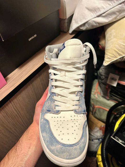 Nike Air Jordan 1 Retro High OG "Hyper Royal" sneakers