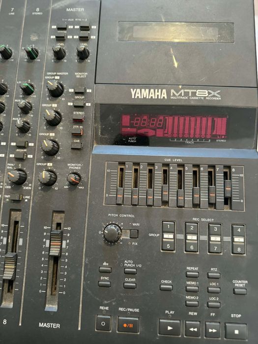 Музикални инструменти.