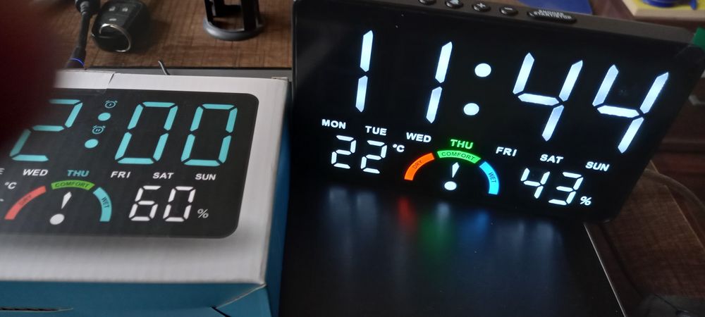 Ceas led. Ora, temperatura, data, alarma, umiditate. 16x10 cm. Nou!