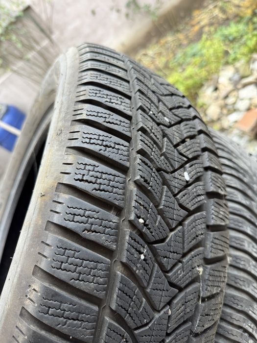 Anvelope de iarna 215/60 R16 DUNLOP