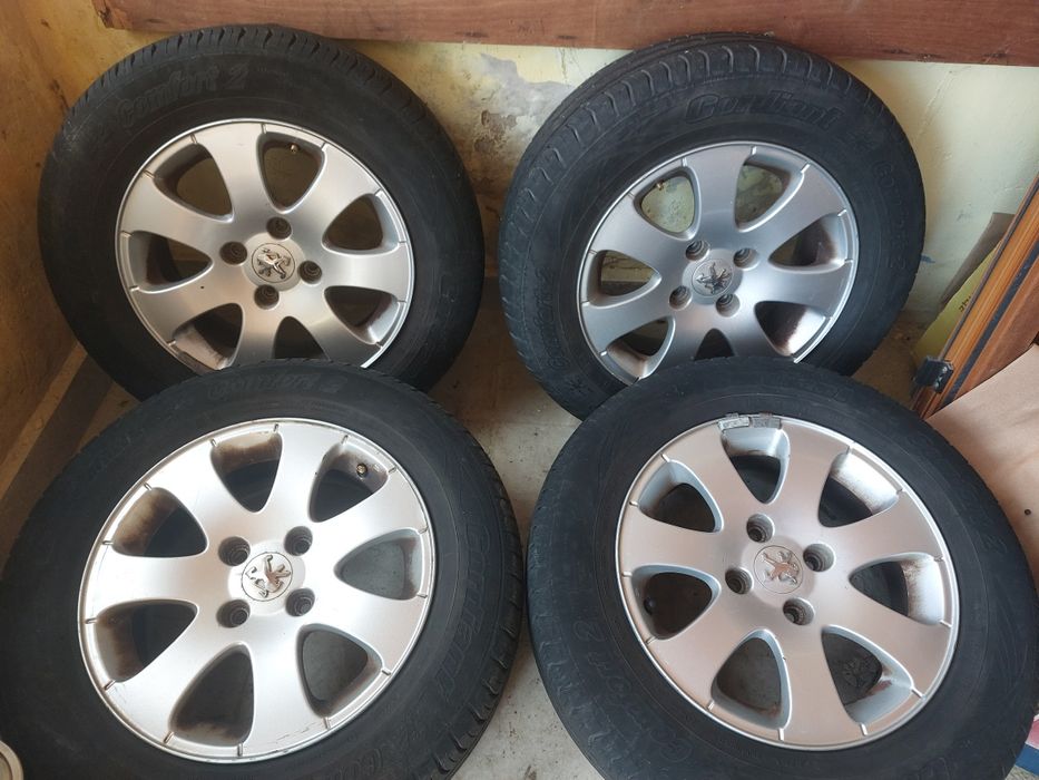 Комплект 4 летни гуми с джанти