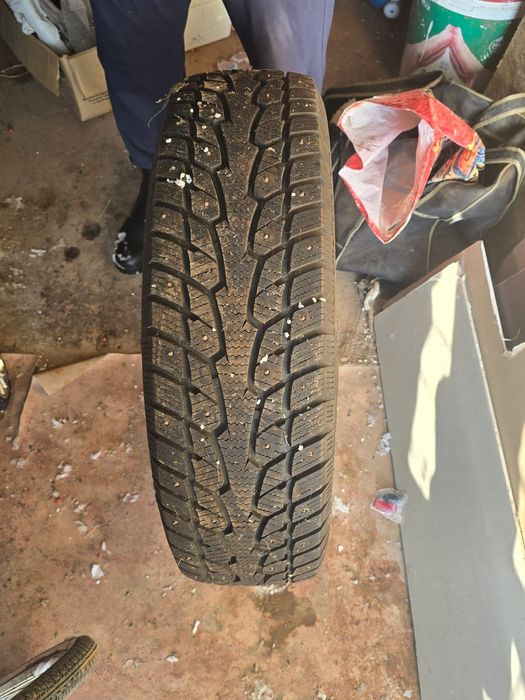 Продам колеса шипы комплект р215/16