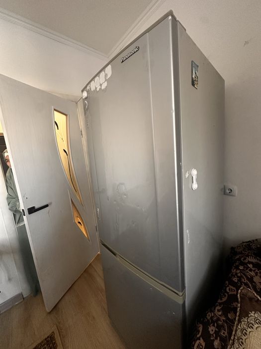 Отдам даром холодильник