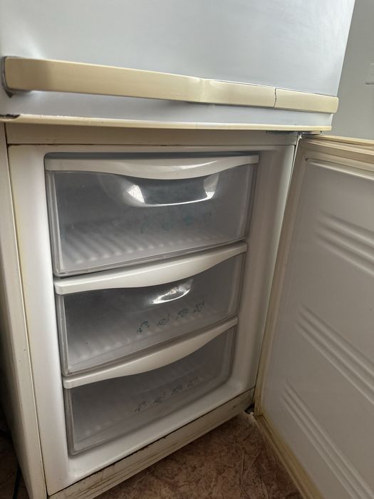 Продам холодильник