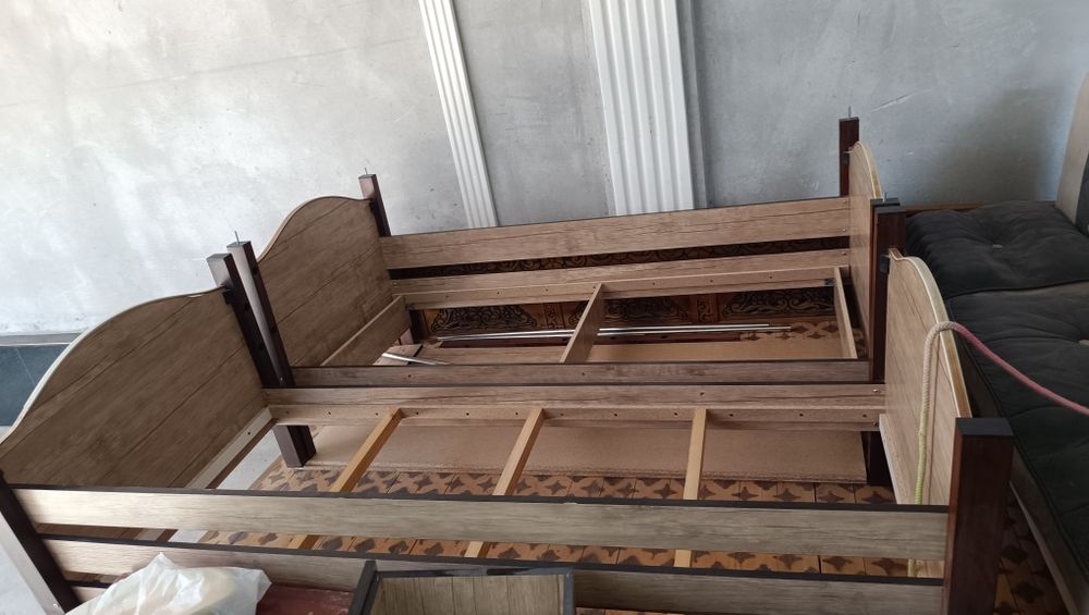 Мебель кухонная, детский 2 этажный кровать и шкаф