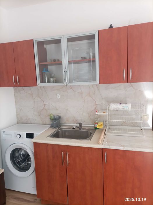 Дава се под наем Тристаен апартамент в Благоевград, Запад - 85 кв.м за 280.5 € - Снимка #3