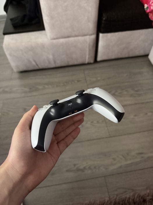 Controller playstation 5 alb aproape nou