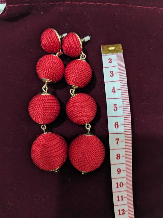 Cercei statement lungi, tip bilă, roșii, ca noi