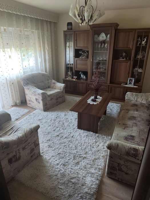 Apartament cu 2 camere decomandat, situat în Micro 16, într-o zonă liniștită.