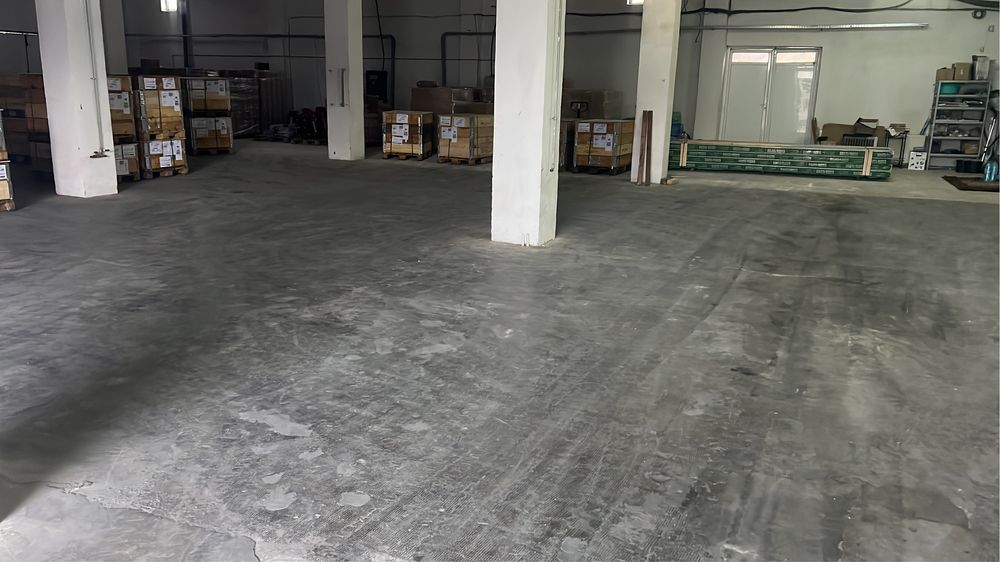 Vând spațiu industrial