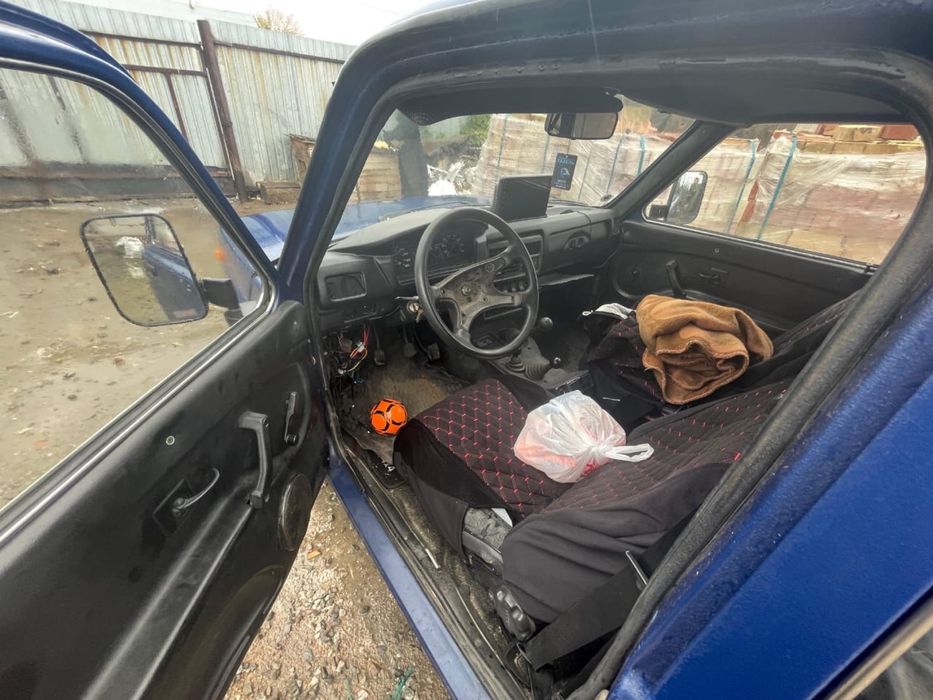 Автомобиль Lada Niva