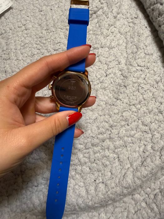 Часовник GUESS + Подарък