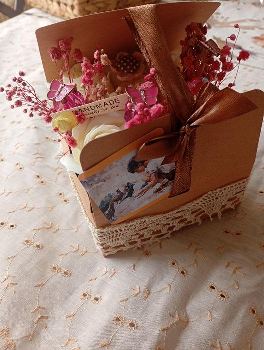 Букет от сапунени рози в кутийка