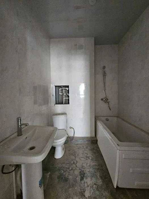 Cрочна уй сотилади