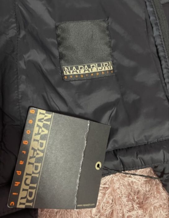 Яке на Napapijry размер M  Чисто ново