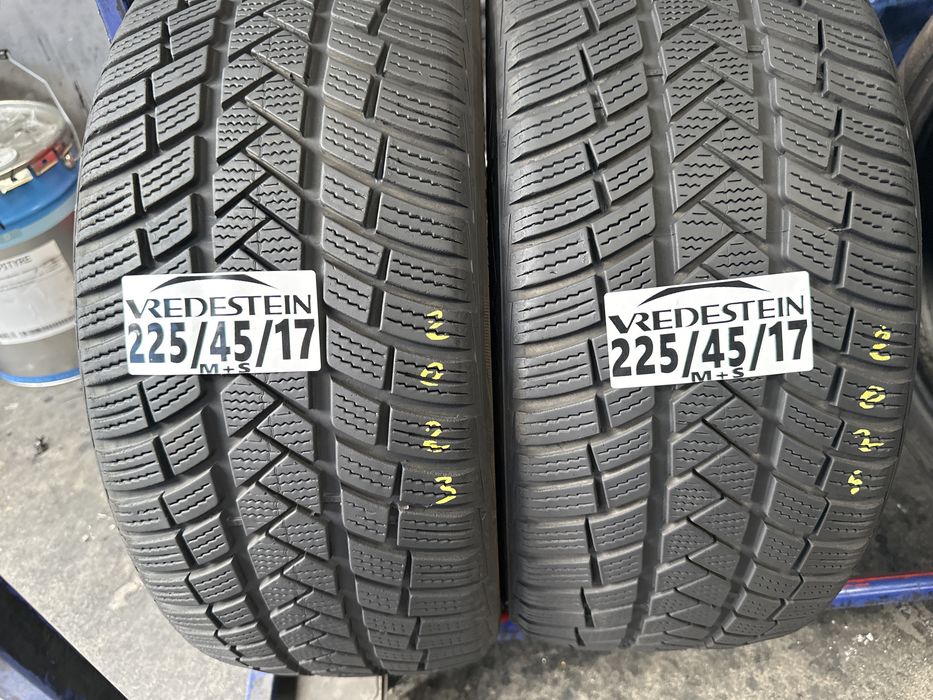 225/45/17 Vredestein M+S