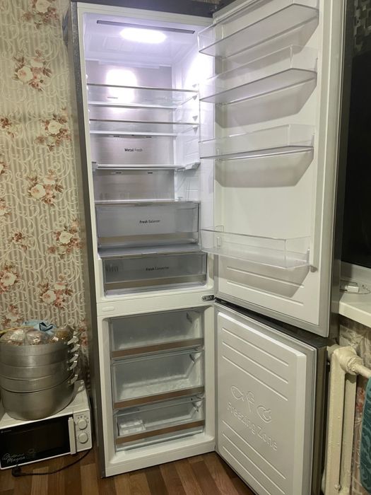 Продаю холодильник почти новый