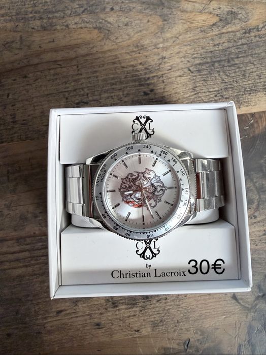 Нови часовници Christian Lacroix и Emilly Westwood