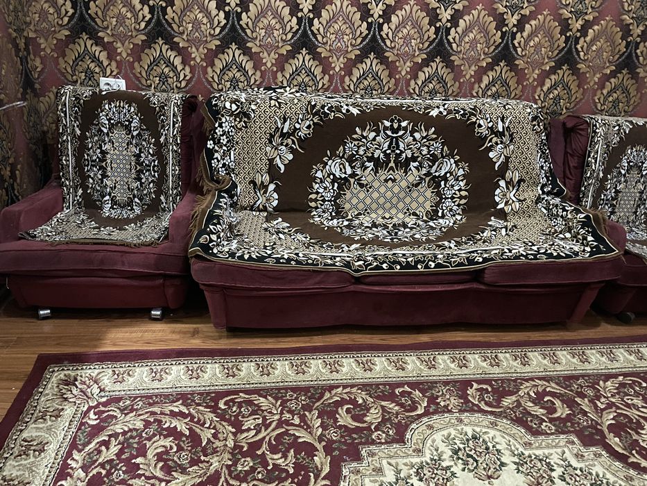 Продам диванкровать и два кресла