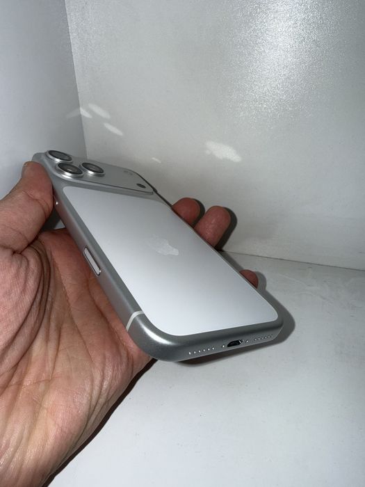 17 pro max 256 silver 13 цикл