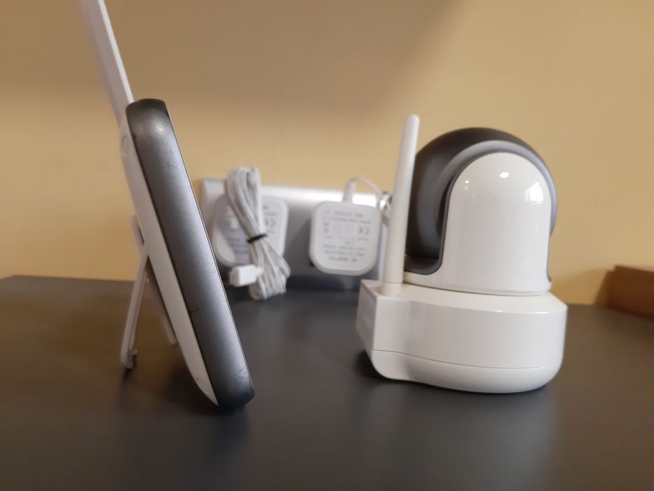 Видео Бебефон Samsung Wisenet BrightVIEW SEW-3043W - 5 инча