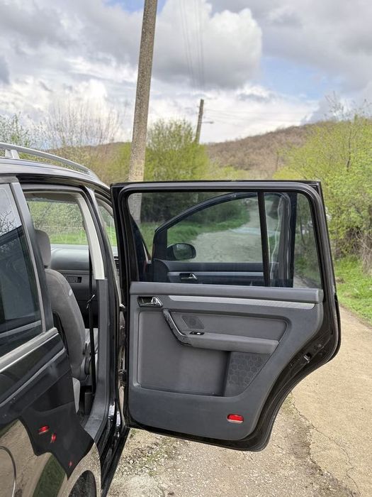 •VW Touran 1.6 FSI 116кс. Бензин на ЧАСТИ Имам и 1.9 tdi 105кс/2.0 140